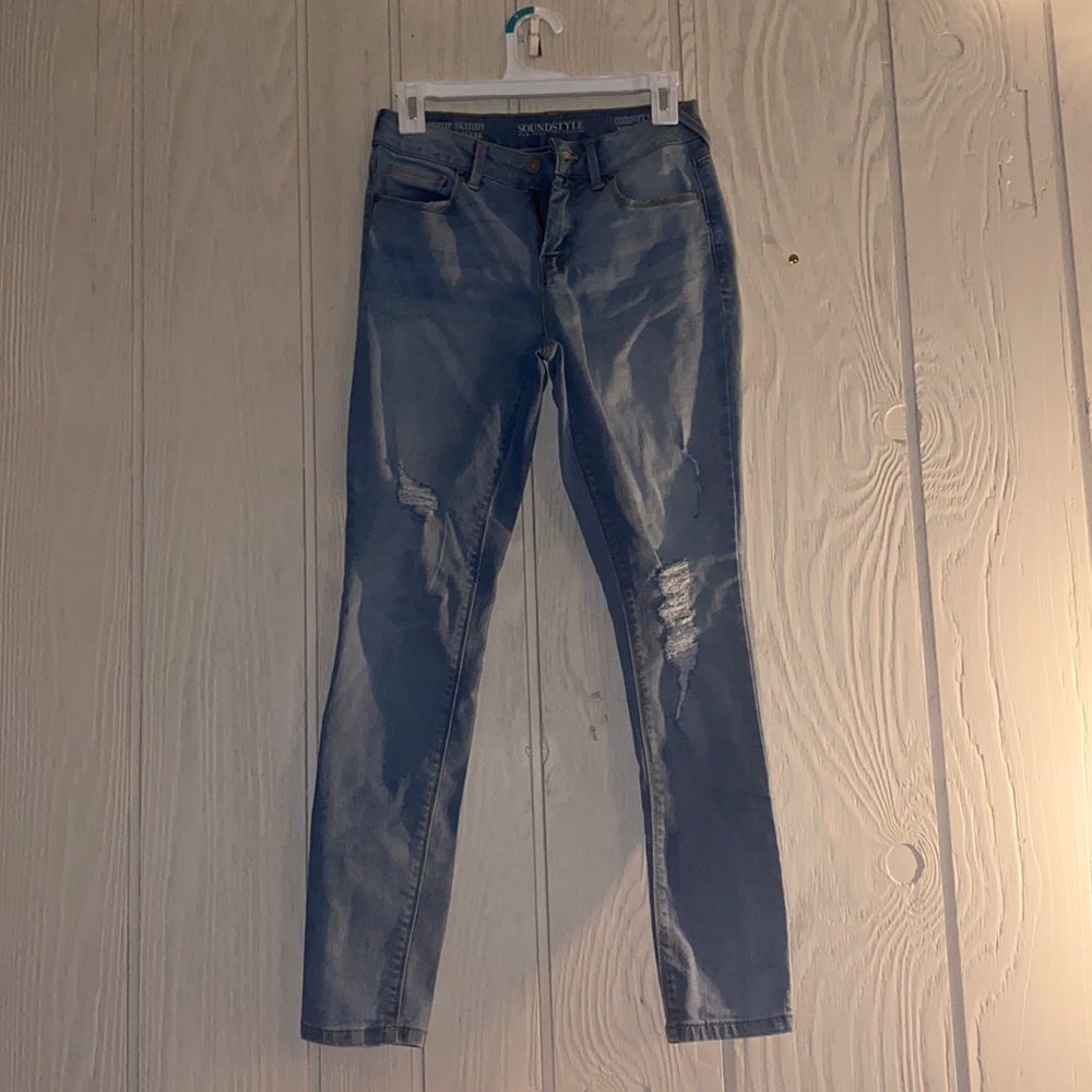 Sound & Style Jeans Size 4 small rips on both knees skinny fit!